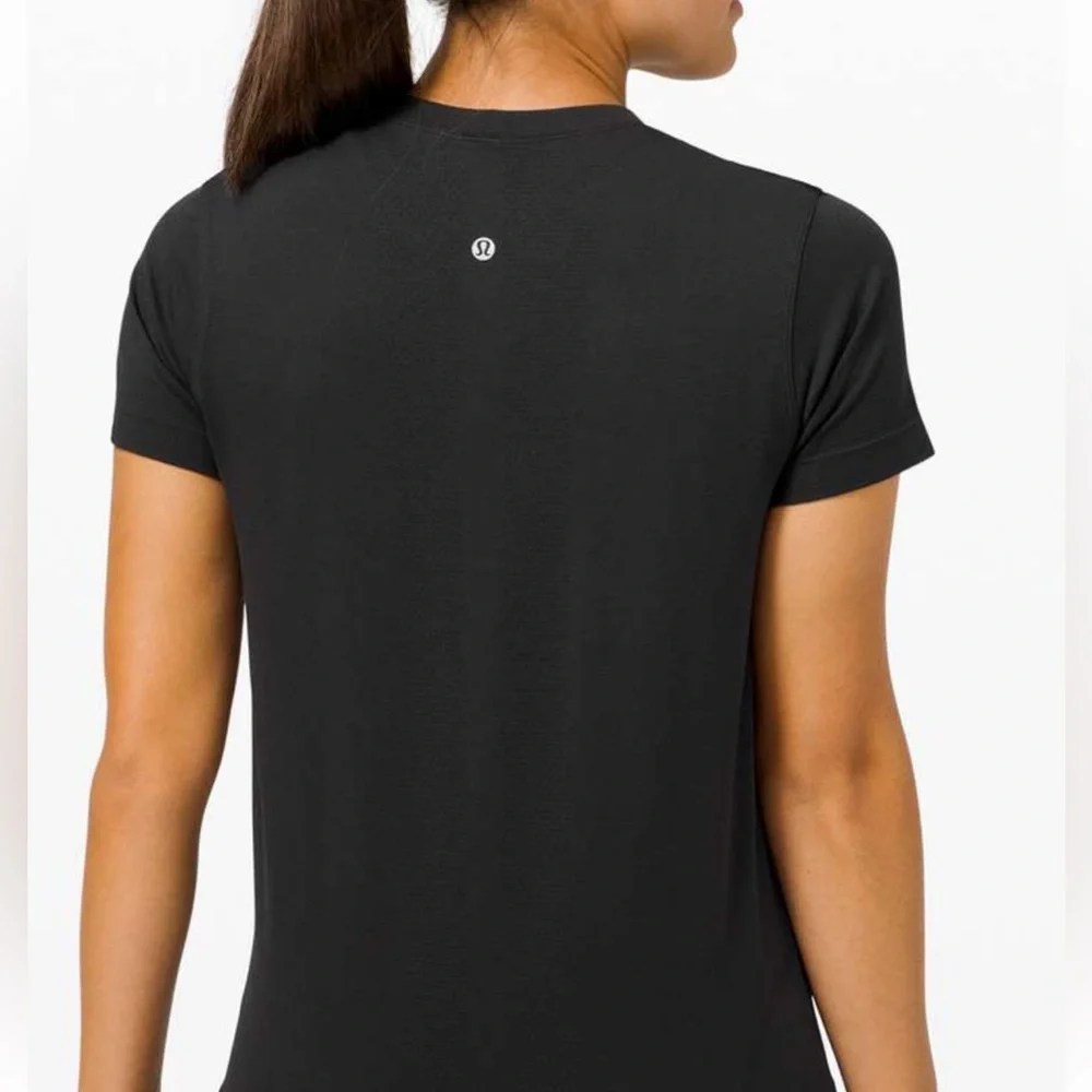 Lululemon Swiftly Breathe Relaxed Fit Short Sleeve Shirt - Picture 4 of 6